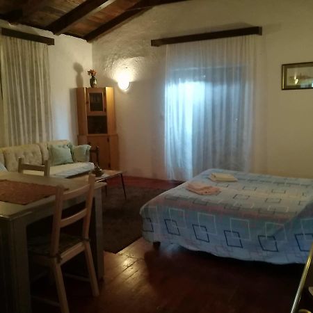 Agroturizam Toni Apartment Motovun Bagian luar foto
