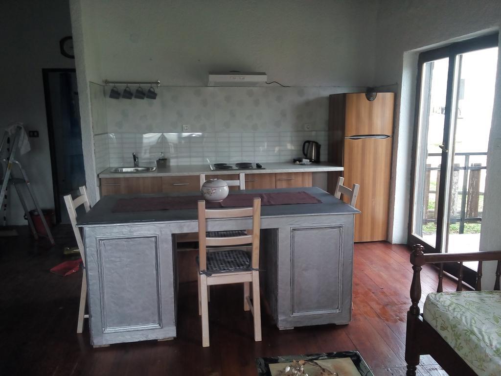 Agroturizam Toni Apartment Motovun Bagian luar foto